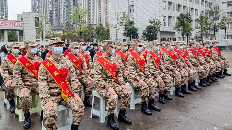 修文县举行 2023 年度春季新兵欢送仪式