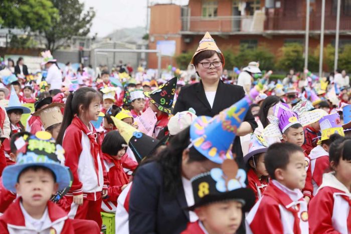 修文县第一小学举办“玩转数学 乐享科技”数学科技文化节展示活动